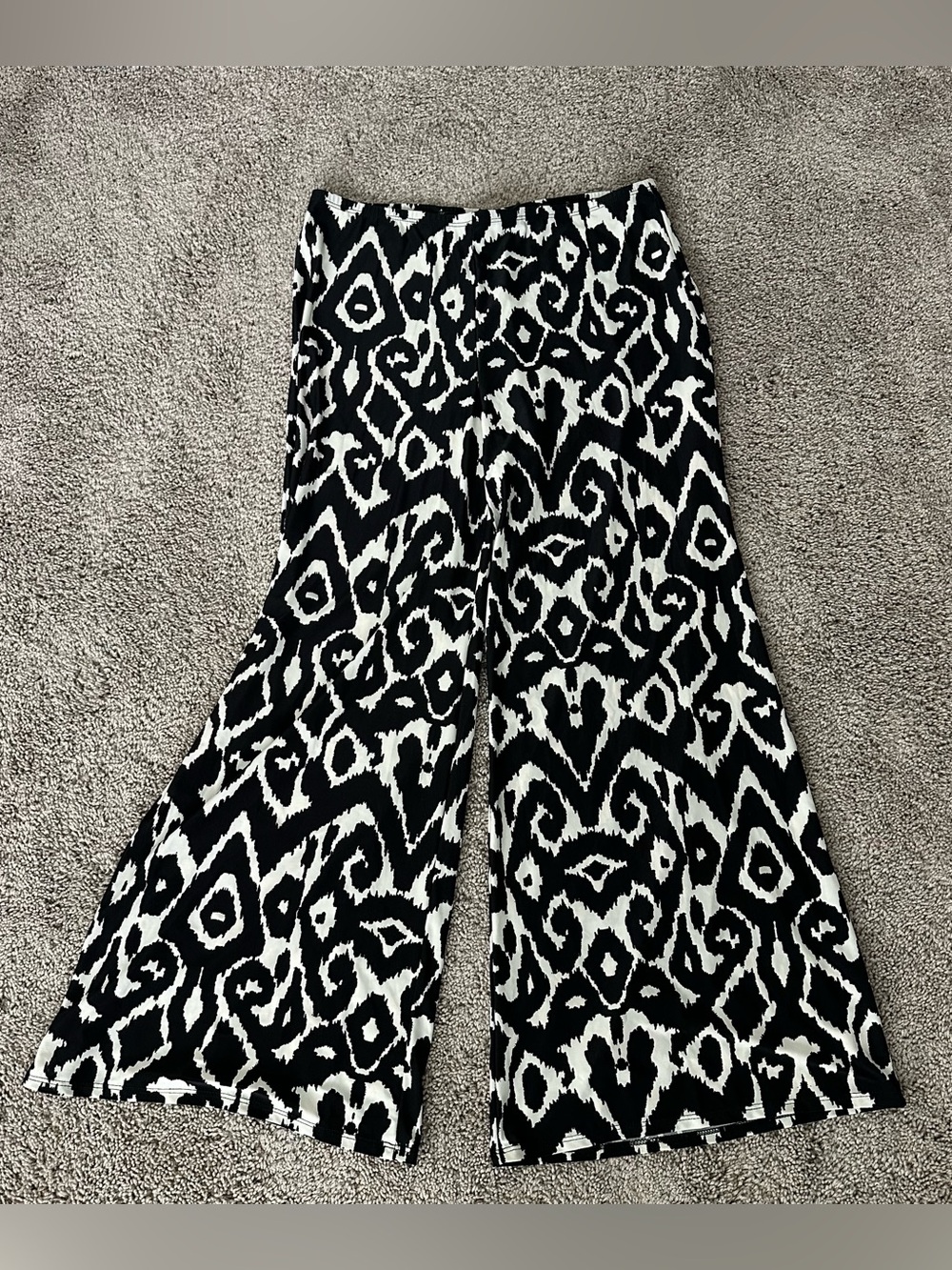 The Pyramid Collection Boho Tribal Print Flare Leg Lounge Pants Black White XL